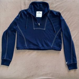 Hollister women’s blue cropped hoodie